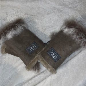 ❗️ BRAND NEW UGG GLOVES ❗️